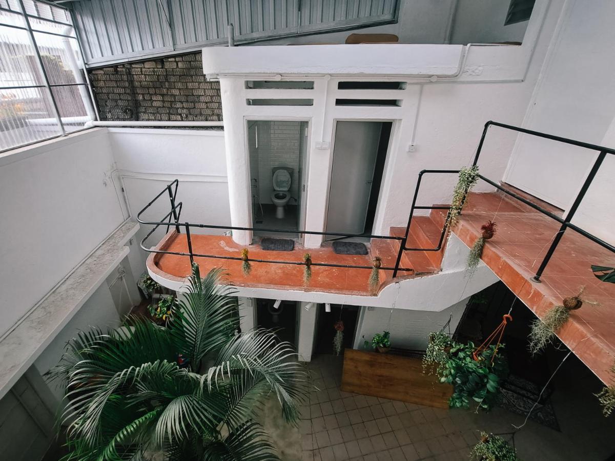 111 Hutton Lane Hostel George Town Exterior photo